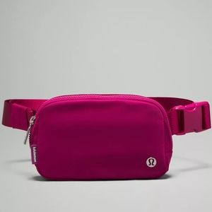 Lululemon Everyday Belt Bag Wild Berry 1L NWT